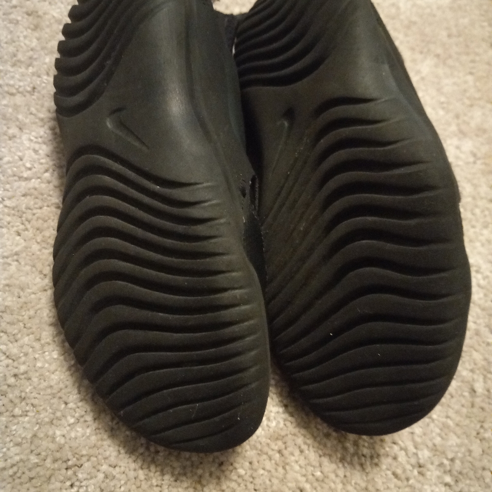 Black Nike Slide On size 12 - Picture 2 of 2